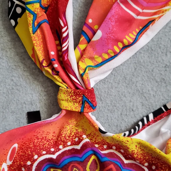 Envya Middle Twist Suit - Picture 3 of 3